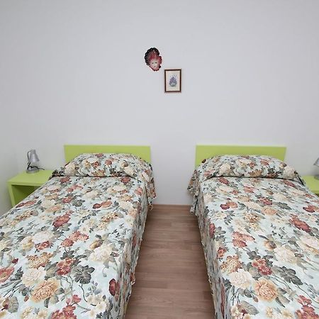 Apartment Mitton 2 Ровинь Экстерьер фото